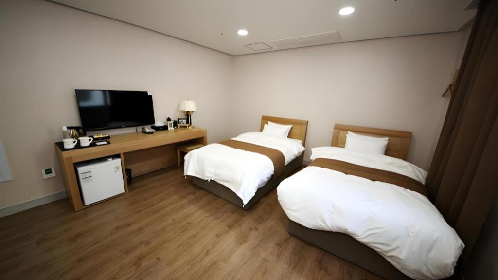 Hotel Aroha Jeju Seogwipo Eksteriør billede