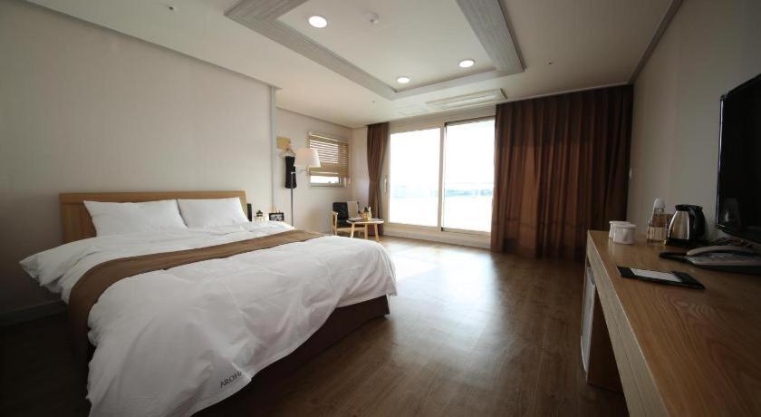 Hotel Aroha Jeju Seogwipo Eksteriør billede