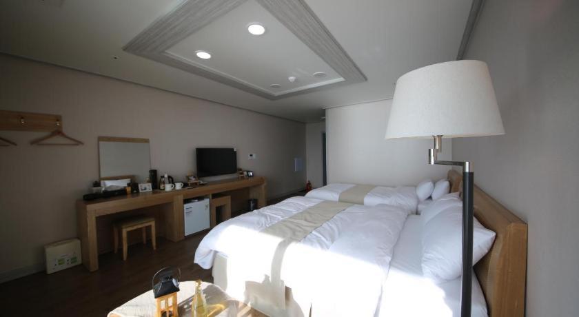 Hotel Aroha Jeju Seogwipo Eksteriør billede
